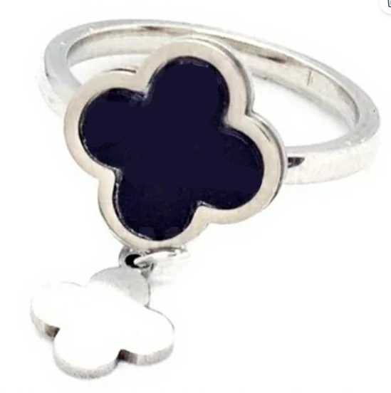 Anillo de acero quirurgico trebol negro con dije trebol colgante